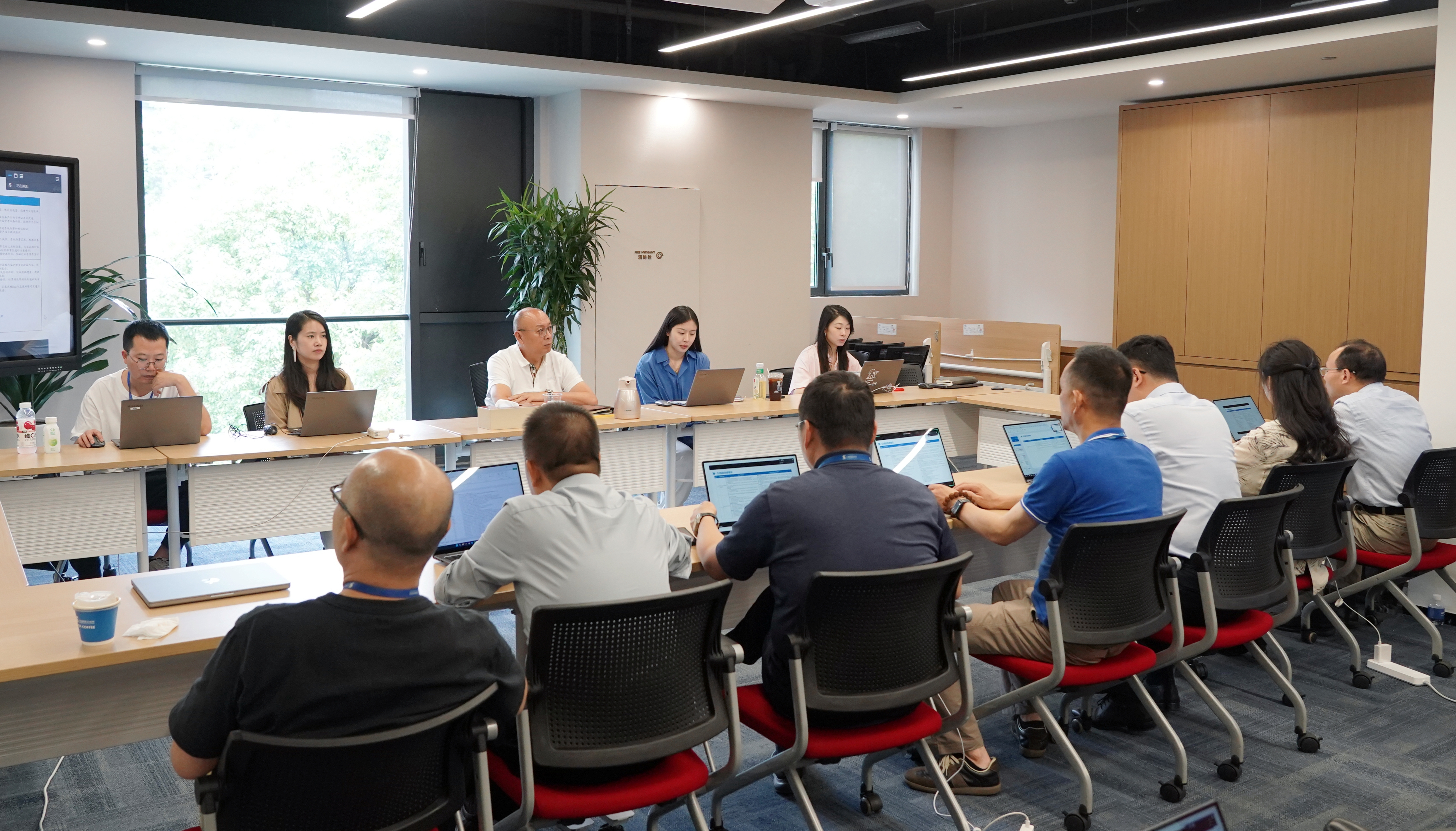 上海数据交易所召开2025半年度经营会